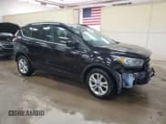 ✅ 2017 Ford Escape SE • VIN: 1FMCU0GD2HUC76240 • Лот: 90505455. Опубликован ранее на Copart с пробегом 117 900 миль. Бесплатный доступ к архиву аукционных продаж из США и подробный отчёт об истории автомобиля на DreamBid. Изображение 4.