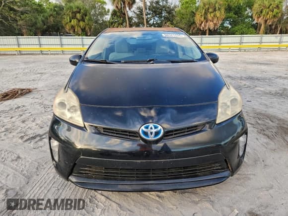 ✅ 2014 Toyota Prius Four • VIN: JTDKN3DU6E1744924 • Lot: 96581235. Wystawiony na Copart z przebiegiem 245 163 mil. Bezpłatny archiwum sprzedaży aukcyjnych z USA i szczegółowy raport historii pojazdu na DreamBid. Zdjęcie 5.