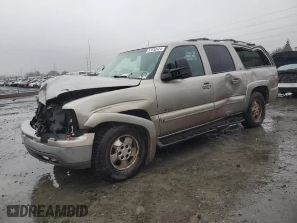 ✅ 2000 Chevrolet Suburban LS • VIN: 3GNFK16TXYG205867 • Лот: 87032424. Опубликован ранее на Copart с пробегом 307 632 миль. Бесплатный доступ к архиву аукционных продаж из США и подробный отчёт об истории автомобиля на DreamBid. Изображение 1.