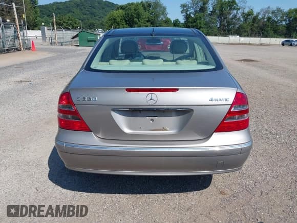 ✅ 2006 Mercedes-Benz E 350 • VIN: WDBUF87J76X198362 • Лот: 42893922. Опубликован ранее на IAAI с пробегом 137 778 миль. Бесплатный доступ к архиву аукционных продаж из США и подробный отчёт об истории автомобиля на DreamBid. Изображение 16.