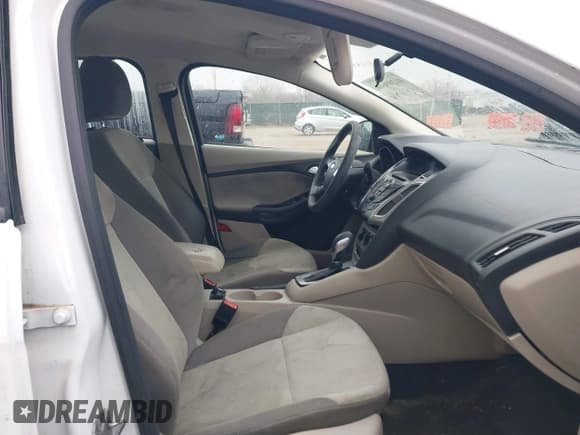 ✅ 2013 Ford Focus SE • VIN: 1FADP3F25DL221207 • Lot: 41209646. Listed on IAAI with 160,125 mi. Free auction sales archive from the USA and detailed vehicle history report at DreamBid. Image 5.
