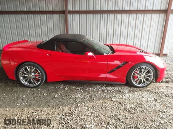 2014 Chevrolet Corvette Z51 3LT z VIN 1G1YM3D76E5135289, wystawiony jako IAAI lot #42313816 z przebiegiem Nie podano mil oraz . Historia ofert i sprzedaży dostępna na DreamBid. Obrazek 13.