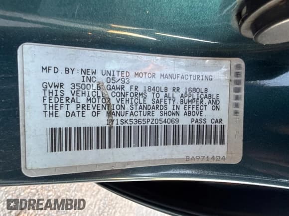 ✅ 1993 Geo Prizm • VIN: 1Y1SK5365PZ054069 • Lot: 84108844. Listed on Copart with 82,611 mi. Free auction sales archive from the USA and detailed vehicle history report at DreamBid. Image 10.