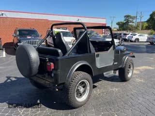 ✅ 1986 Jeep CJ • VIN: 1JCCM87A8GT005257 • Lot: 73515554. Wystawiony na Copart z przebiegiem 51 993 mil. Bezpłatny archiwum sprzedaży aukcyjnych z USA i szczegółowy raport historii pojazdu na DreamBid. Zdjęcie 4.