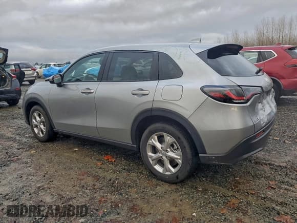 ✅ 2024 Honda HR-V LX • VIN: 3CZRZ2H32RM761561 • Lot: 95440785. Listed on Copart with 4,872 mi. Free auction sales archive from the USA and detailed vehicle history report at DreamBid. Image 2.