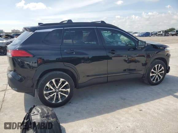 ✅ 2022 Toyota Corolla Cross XLE • VIN: 7MUDAAAG5NV031724 • Lot: 69848655. Wystawiony na Copart z przebiegiem 43 449 mil. Bezpłatny archiwum sprzedaży aukcyjnych z USA i szczegółowy raport historii pojazdu na DreamBid. Zdjęcie 3.