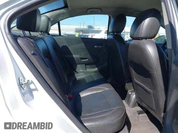 ✅ 2015 Chevrolet Sonic LTZ • VIN: 1G1JE5SB9F4117717 • Лот: 43390217. Размещён на IAAI с пробегом 221 440 миль миль. Получите бесплатный доступ к архиву аукционных продаж из США и посмотрите подробный отчёт об истории автомобиля на DreamBid. Изображение 8.