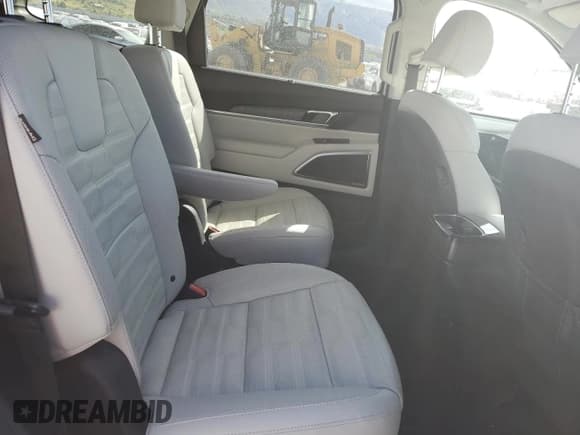 ✅ 2023 Kia Telluride SX Prestige X-Pro • VIN: 5XYP5DGC1PG355349 • Lot: 54399095. Wystawiony na Copart z przebiegiem 24 293 mil. Bezpłatny archiwum sprzedaży aukcyjnych z USA i szczegółowy raport historii pojazdu na DreamBid. Zdjęcie 11.