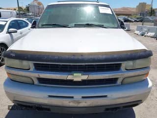 ✅ 2002 Chevrolet Suburban LT • VIN: 3GNFK16T82G356407 • Лот: 42818297. Опубликован ранее на IAAI с пробегом 422 552 миль. Бесплатный доступ к архиву аукционных продаж из США и подробный отчёт об истории автомобиля на DreamBid. Изображение 6.