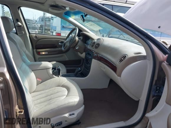 ✅ 2000 Chrysler 300M M • VIN: 2C3HE66G8YH224544 • Lot: 41799183. Wystawiony na IAAI z przebiegiem 60 675 mil. Bezpłatny archiwum sprzedaży aukcyjnych z USA i szczegółowy raport historii pojazdu na DreamBid. Zdjęcie 5.