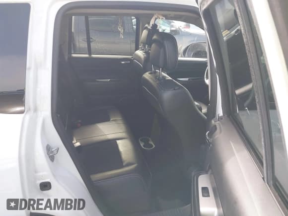 ✅ 2016 Jeep Compass Latitude • VIN: 1C4NJCEA9GD620208 • Lot: 43551966. Wystawiony na IAAI z przebiegiem 114 498 mil. Bezpłatny archiwum sprzedaży aukcyjnych z USA i szczegółowy raport historii pojazdu na DreamBid. Zdjęcie 8.