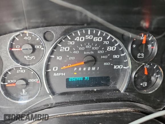 ✅ 2014 Chevrolet Express Cargo • VIN: 1GCWGFCA4E1207716 • Lot: 81902875. Listed on Copart with 252,988 mi. Free auction sales archive from the USA and detailed vehicle history report at DreamBid. Image 9.