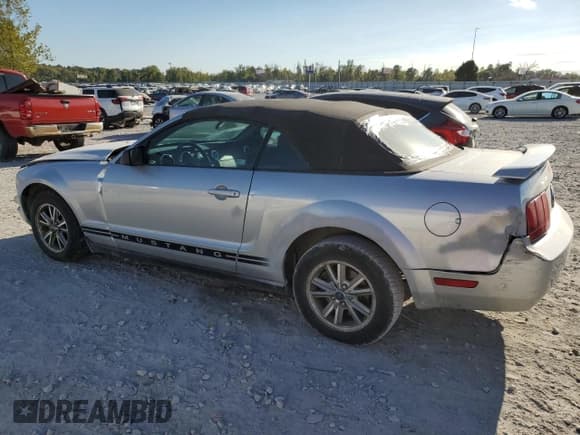✅ 2005 Ford Mustang Deluxe • VIN: 1ZVFT84N255259778 • Lot: 86085855. Listed on Copart with 201,220 mi. Free auction sales archive from the USA and detailed vehicle history report at DreamBid. Image 2.