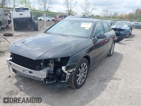 ✅ 2023 Audi A4 Premium • VIN: WAUABAF47PA033156 • Lot: 42120115. Wystawiony na IAAI z przebiegiem 8 808 mil. Bezpłatny archiwum sprzedaży aukcyjnych z USA i szczegółowy raport historii pojazdu na DreamBid. Zdjęcie 18.