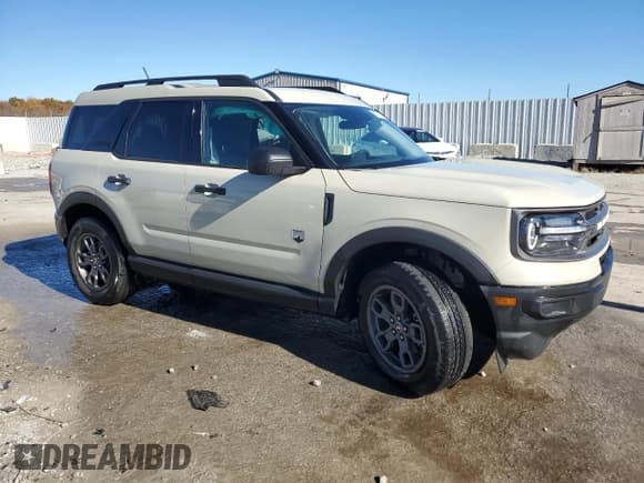 ✅ 2024 Ford Bronco Sport Big Bend • VIN: 3FMCR9B69RRF32297 • Лот: 91001135. Опубликован ранее на Copart с пробегом 7 969 миль. Бесплатный доступ к архиву аукционных продаж из США и подробный отчёт об истории автомобиля на DreamBid. Изображение 4.