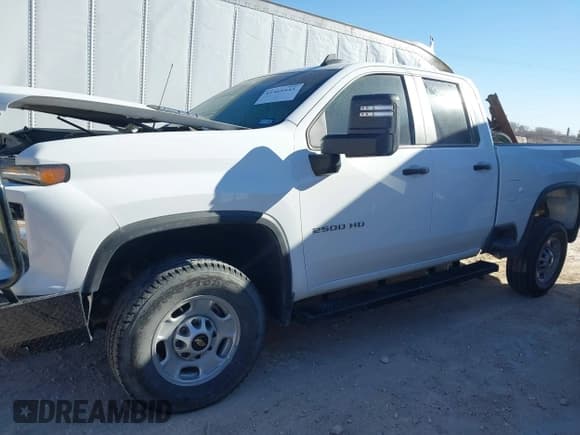 ✅ 2024 Chevrolet Silverado 2500HD Work Truck • VIN: 1GC2YLE76RF414337 • Lot: 41369545. Wystawiony na IAAI z przebiegiem 9 707 mil. Bezpłatny archiwum sprzedaży aukcyjnych z USA i szczegółowy raport historii pojazdu na DreamBid. Zdjęcie 14.