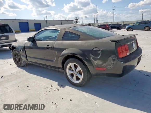✅ 2007 Ford Mustang Deluxe • VIN: 1ZVFT80N775342096 • Lot: 62793455. Wystawiony na Copart z przebiegiem 147 090 mil. Bezpłatny archiwum sprzedaży aukcyjnych z USA i szczegółowy raport historii pojazdu na DreamBid. Zdjęcie 2.