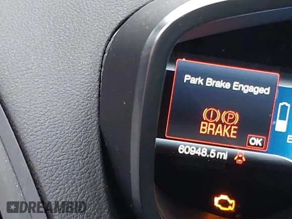 ✅ 2017 Ford C-Max SE • VIN: 1FADP5EU2HL111316 • Lot: 41147978. Wystawiony na IAAI z przebiegiem 60 948 mil. Bezpłatny archiwum sprzedaży aukcyjnych z USA i szczegółowy raport historii pojazdu na DreamBid. Zdjęcie 15.