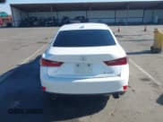 ✅ 2014 Lexus IS 250 • VIN: JTHBF1D28E5024628 • Lot: 43596354. Wystawiony na IAAI z przebiegiem 180 672 mil. Bezpłatny archiwum sprzedaży aukcyjnych z USA i szczegółowy raport historii pojazdu na DreamBid. Zdjęcie 17.