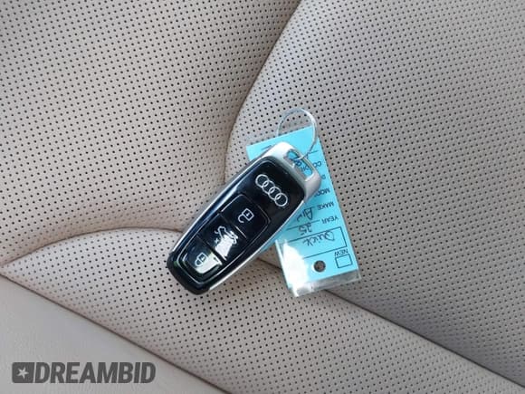 ✅ 2025 Audi Q7 Premium Plus • VIN: WA1LCBF77SD006792 • Лот: 40974266. Опубликован ранее на IAAI с пробегом 6 554 миль. Бесплатный доступ к архиву аукционных продаж из США и подробный отчёт об истории автомобиля на DreamBid. Изображение 11.