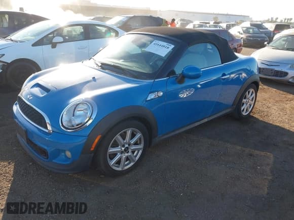 ✅ 2013 MINI Roadster S • VIN: WMWSY3C58DT565849 • Lot: 41644818. Listed on IAAI with 131,196 mi. Free auction sales archive from the USA and detailed vehicle history report at DreamBid. Image 17.