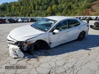 2022 Toyota Camry SE with VIN 4T1G11AK1NU666409, listed as a Copart auction lot 70895345 with 109,652 mi miles and Salvage title. Bid and sale history available at DreamBid. Image 1.