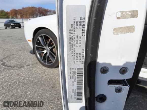 ✅ 2018 Dodge Challenger R/T Scat Pack • VIN: 2C3CDZFJ7JH270124 • Lot: 91578625. Wystawiony na Copart z przebiegiem 91 504 mil. Bezpłatny archiwum sprzedaży aukcyjnych z USA i szczegółowy raport historii pojazdu na DreamBid. Zdjęcie 12.