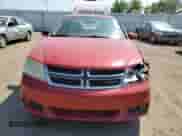 2011 Dodge Avenger Lux z VIN 1B3BD2FG2BN550272, wystawiony jako Copart lot #69102694 z przebiegiem 151 228 mil mil oraz Czysty tytuł • Clean title. Historia ofert i sprzedaży dostępna na DreamBid. Obrazek 5.