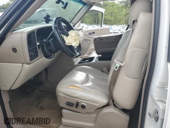 ✅ 2004 Chevrolet Suburban Z71 • VIN: 3GNFK16Z64G211289 • Лот: 51853965. Опубликован ранее на Copart с пробегом Не указан. Бесплатный доступ к архиву аукционных продаж из США и подробный отчёт об истории автомобиля на DreamBid. Изображение 7.