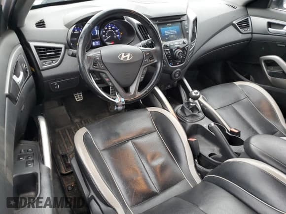 ✅ 2014 Hyundai Veloster Turbo • VIN: KMHTC6AE2EU201573 • Lot: 84893944. Wystawiony na Copart z przebiegiem 126 519 mil. Bezpłatny archiwum sprzedaży aukcyjnych z USA i szczegółowy raport historii pojazdu na DreamBid. Zdjęcie 8.