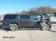 ✅ 2018 Chevrolet Suburban Premier • VIN: 1GNSKJKC9JR298536 • Лот: 43577245. Опубликован ранее на IAAI с пробегом 138 244 миль. Бесплатный доступ к архиву аукционных продаж из США и подробный отчёт об истории автомобиля на DreamBid. Изображение 13.