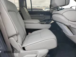 ✅ 2022 Jeep Grand Wagoneer Series II • VIN: 1C4SJVFJ0NS183270 • Lot: 59934542. Listed on Copart with 472 mi. Free auction sales archive from the USA and detailed vehicle history report at DreamBid. Image 6.