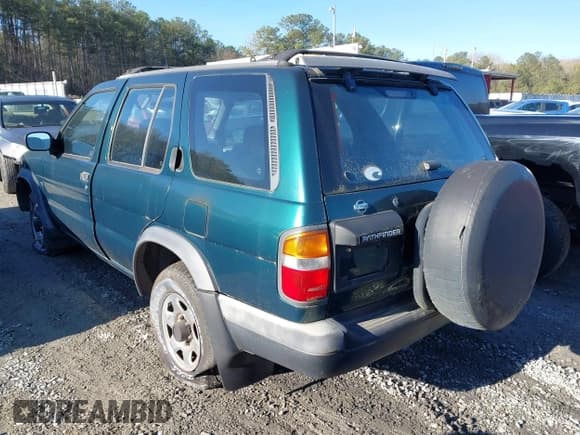 ✅ 1996 Nissan Pathfinder XE • VIN: JN8AR05YXTW018620 • Lot: 41859631. Wystawiony na IAAI z przebiegiem 176 449 mil. Bezpłatny archiwum sprzedaży aukcyjnych z USA i szczegółowy raport historii pojazdu na DreamBid. Zdjęcie 3.