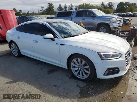 ✅ 2018 Audi A5 Sportback Premium Plus • VIN: WAUBNCF5XJA114465 • Lot: 85789055. Wystawiony na Copart z przebiegiem 69 854 mil. Bezpłatny archiwum sprzedaży aukcyjnych z USA i szczegółowy raport historii pojazdu na DreamBid. Zdjęcie 4.