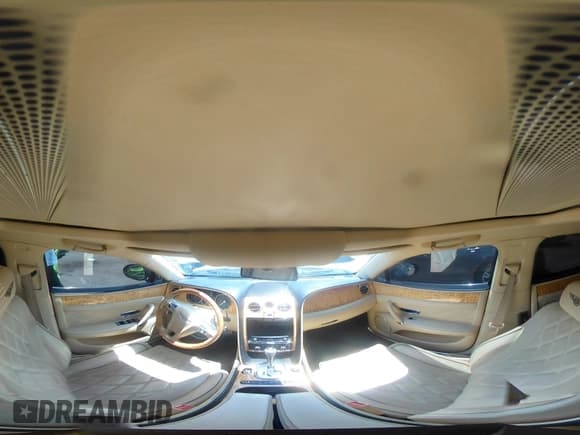 ✅ 2014 Bentley Flying Spur • VIN: SCBEC9ZA9EC096135 • Lot: 42939292. Wystawiony na IAAI z przebiegiem 40 035 mil. Bezpłatny archiwum sprzedaży aukcyjnych z USA i szczegółowy raport historii pojazdu na DreamBid. Zdjęcie 19.