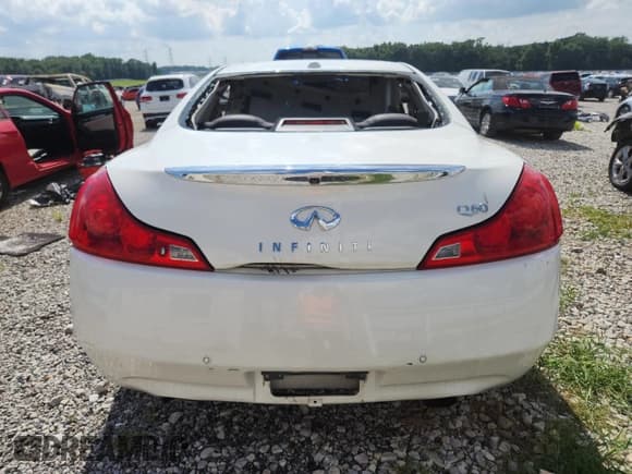 ✅ 2015 Infiniti Q60 S Limited • VIN: JN1CV6EK6FM870822 • Лот: 64929075. Опубликован ранее на Copart с пробегом Не указан. Бесплатный доступ к архиву аукционных продаж из США и подробный отчёт об истории автомобиля на DreamBid. Изображение 6.