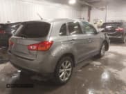 ✅ 2014 Mitsubishi Outlander ES • VIN: 4A4AR3AU2EE003949 • Lot: 43815371. Wystawiony na IAAI z przebiegiem 163 112 mil. Bezpłatny archiwum sprzedaży aukcyjnych z USA i szczegółowy raport historii pojazdu na DreamBid. Zdjęcie 4.
