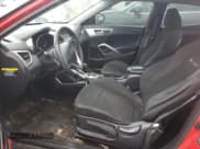 ✅ 2015 Hyundai Veloster • VIN: KMHTC6AD7FU234206 • Lot: 73251384. Wystawiony na Copart z przebiegiem 122 100 mil. Bezpłatny archiwum sprzedaży aukcyjnych z USA i szczegółowy raport historii pojazdu na DreamBid. Zdjęcie 7.