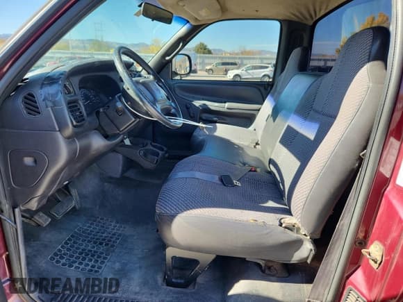 ✅ 2001 Dodge 1500 Work Special • VIN: 1B7HC16X81S348848 • Lot: 89535815. Wystawiony na Copart z przebiegiem 268 948 mil. Bezpłatny archiwum sprzedaży aukcyjnych z USA i szczegółowy raport historii pojazdu na DreamBid. Zdjęcie 7.