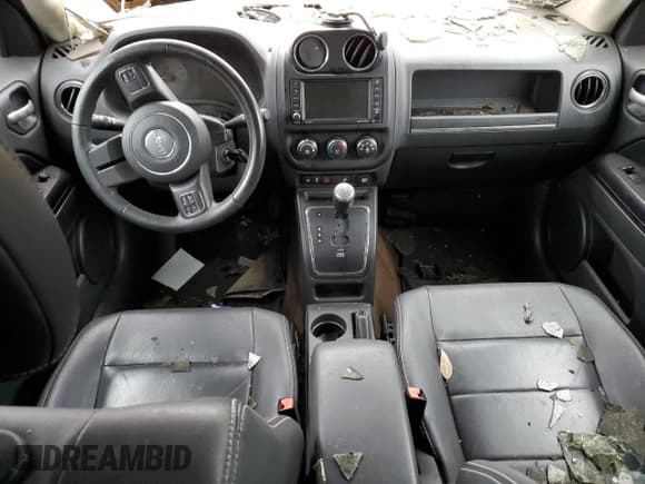 ✅ 2014 Jeep Patriot High Altitude • VIN: 1C4NJPFAXED927678 • Лот: 91870465. Опубликован ранее на Copart с пробегом Не указан. Бесплатный доступ к архиву аукционных продаж из США и подробный отчёт об истории автомобиля на DreamBid. Изображение 8.