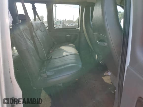 ✅ 2010 Chevrolet Express Passenger LT • VIN: 1GA2G1DG1A1144033 • Lot: 82445555. Wystawiony na Copart z przebiegiem 203 243 mil. Bezpłatny archiwum sprzedaży aukcyjnych z USA i szczegółowy raport historii pojazdu na DreamBid. Zdjęcie 11.