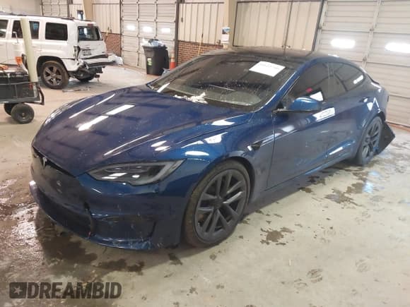 ✅ 2021 Tesla Model S Plaid • VIN: 5YJSA1E6XMF439884 • Лот: 41622750. Опубликован ранее на IAAI с пробегом Не указан. Бесплатный доступ к архиву аукционных продаж из США и подробный отчёт об истории автомобиля на DreamBid. Изображение 2.