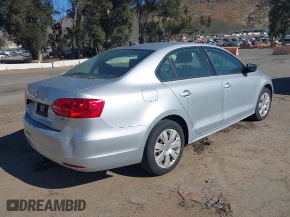 ✅ 2014 Volkswagen Jetta TDI • VIN: 3VWLL7AJ6EM311423 • Lot: 43831843. Wystawiony na IAAI z przebiegiem 114 208 mil. Bezpłatny archiwum sprzedaży aukcyjnych z USA i szczegółowy raport historii pojazdu na DreamBid. Zdjęcie 4.