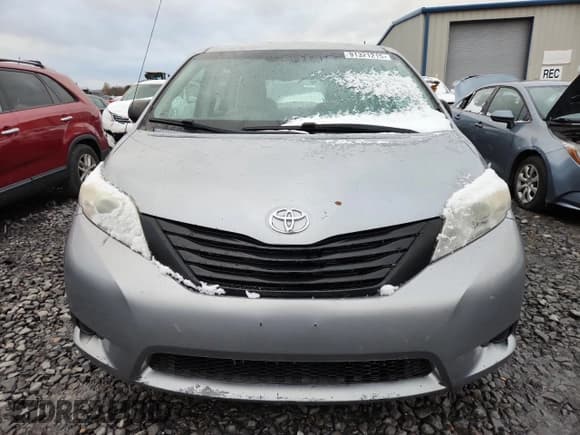 ✅ 2013 Toyota Sienna L • VIN: 5TDZK3DC1DS342759 • Lot: 91321215. Listed on Copart with Not provided. Free auction sales archive from the USA and detailed vehicle history report at DreamBid. Image 5.