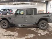 ✅ 2022 Jeep Gladiator Rubicon • VIN: 1C6JJTBG9NL172800 • Лот: 43628885. Опубликован ранее на IAAI с пробегом 23 429 миль. Бесплатный доступ к архиву аукционных продаж из США и подробный отчёт об истории автомобиля на DreamBid. Изображение 14.
