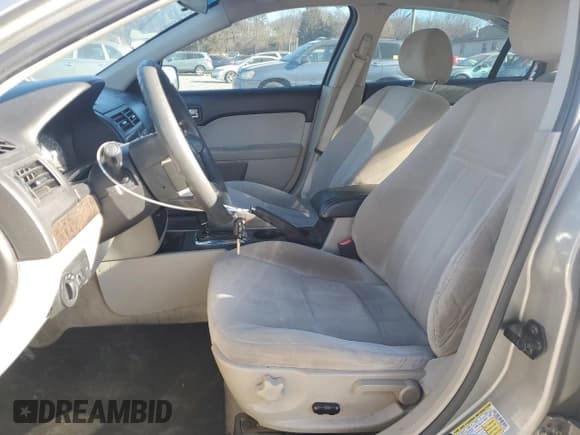 ✅ 2008 Mercury Milan • VIN: 3MEHM07118R611462 • Лот: 82894374. Опубликован ранее на Copart с пробегом 131 680 миль. Бесплатный доступ к архиву аукционных продаж из США и подробный отчёт об истории автомобиля на DreamBid. Изображение 7.