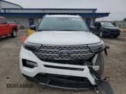 ✅ 2022 Ford Explorer Limited • VIN: 1FMSK8FH2NGA32067 • Lot: 82246385. Wystawiony na Copart z przebiegiem 74 056 mil. Bezpłatny archiwum sprzedaży aukcyjnych z USA i szczegółowy raport historii pojazdu na DreamBid. Zdjęcie 5.