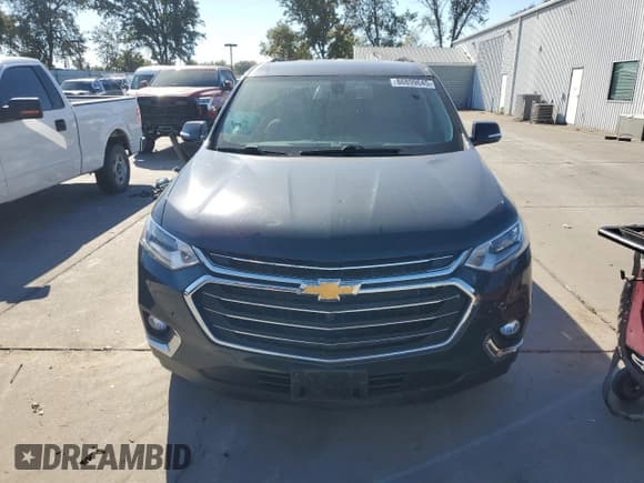 ✅ 2020 Chevrolet Traverse LT Cloth • VIN: 1GNERGKW6LJ199003 • Lot: 86899645. Wystawiony na Copart z przebiegiem 72 212 mil. Bezpłatny archiwum sprzedaży aukcyjnych z USA i szczegółowy raport historii pojazdu na DreamBid. Zdjęcie 5.