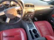 ✅ 2010 Dodge Challenger R/T Classic • VIN: 2B3CJ5DT3AH160478 • Lot: 74252534. Wystawiony na Copart z przebiegiem 110 875 mil. Bezpłatny archiwum sprzedaży aukcyjnych z USA i szczegółowy raport historii pojazdu na DreamBid. Zdjęcie 8.