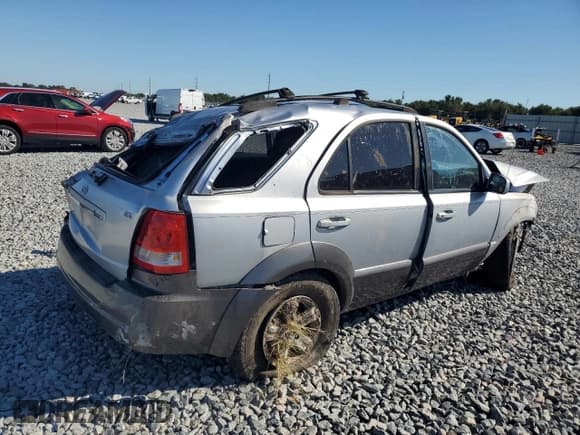✅ 2005 Kia Sorento LX • VIN: KNDJD733555497533 • Лот: 86608335. Опубликован ранее на Copart с пробегом Не указан. Бесплатный доступ к архиву аукционных продаж из США и подробный отчёт об истории автомобиля на DreamBid. Изображение 3.